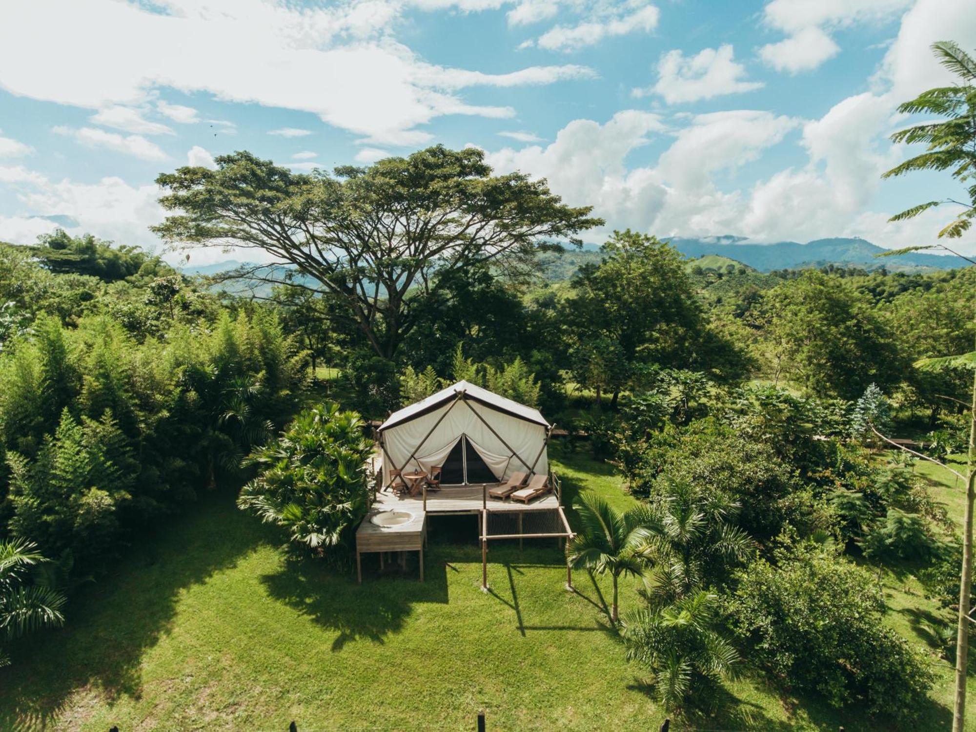 ホテル Glamping Entre Rios Calarcá エクステリア 写真